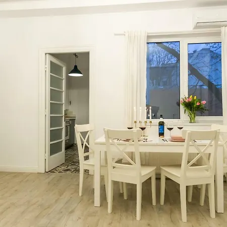 White Nights Of Old Town Apartment *