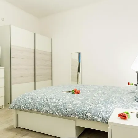 White Nights Of Old Town Apartament Bukareszt