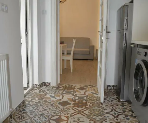 White Nights Of Old Town Appartement